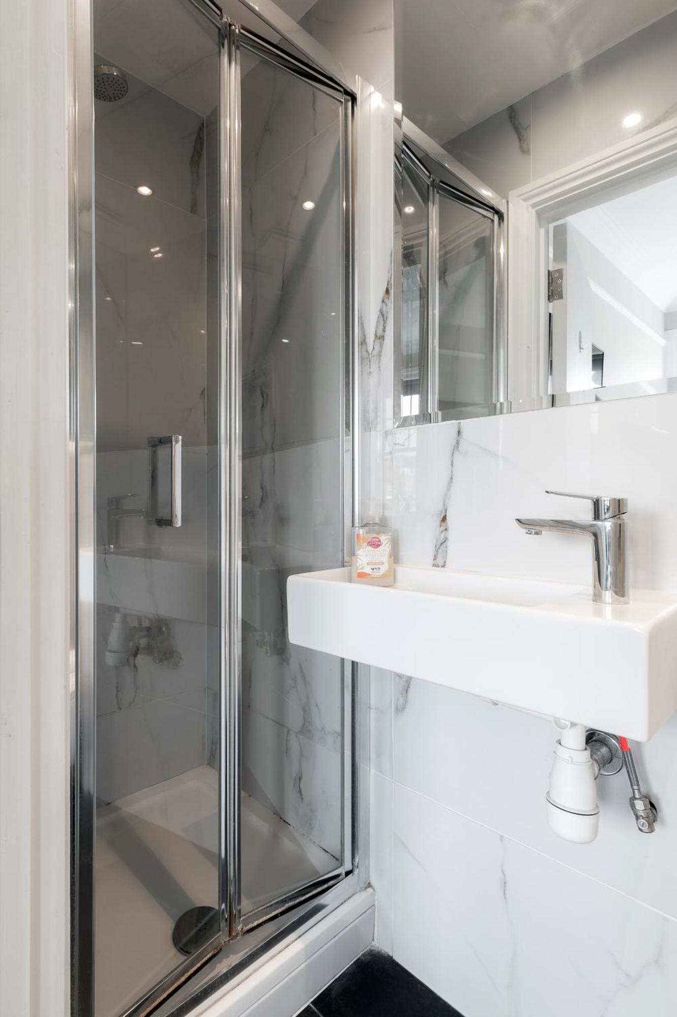לונדון Apartments In The Heart Of High Street Kensington מראה חיצוני תמונה