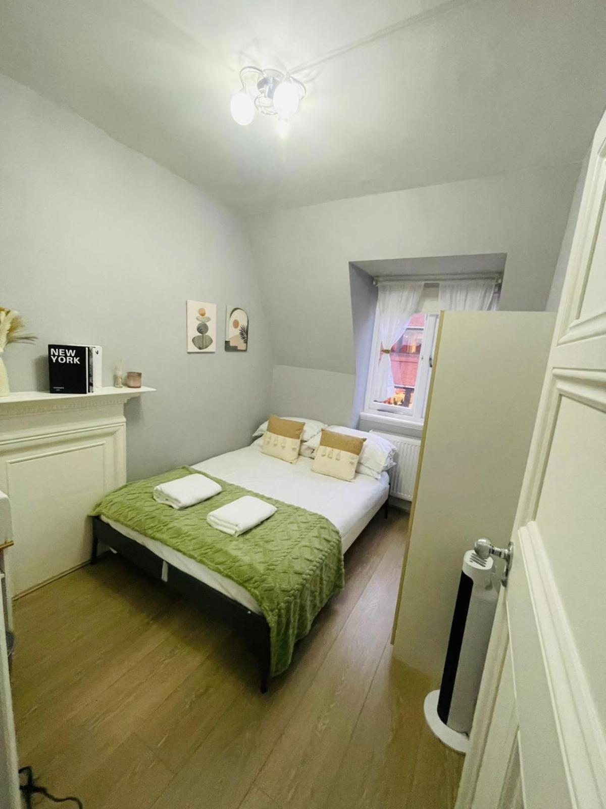 לונדון Apartments In The Heart Of High Street Kensington חדר תמונה